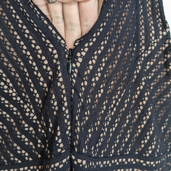 NWT !! BCBG Stunning Sheath Black Dress Sz. Large - Picture 5 of 10